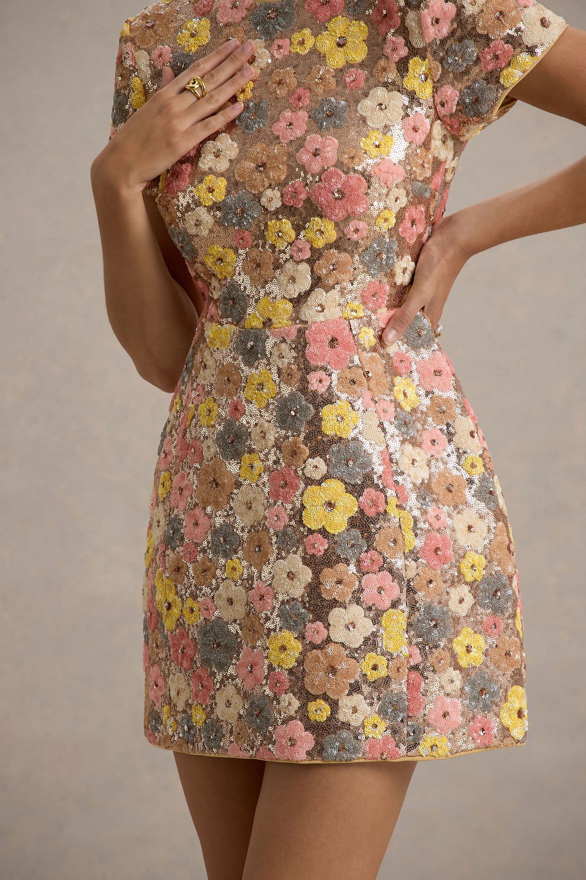 AMELIA™ | SEQUIN FLORAL CHAMPAGNE