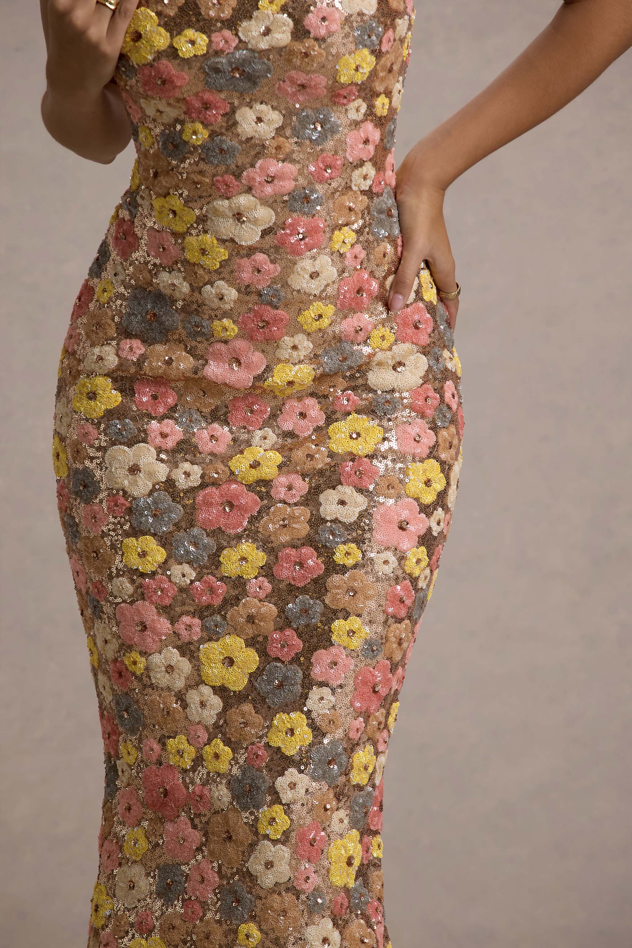 AMELIA™ | SEQUIN FLORAL CHAMPAGNE